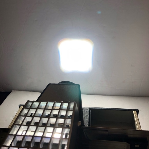 Vintage Slide Show Projector . Bell and Howell. Works. - Picture 2 of 5